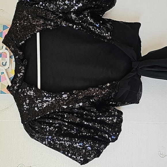 Alex & Sophia Junior Open Back Short Puff Sleeve Sequin Top Blouse Black Size Sm - Picture 3 of 9